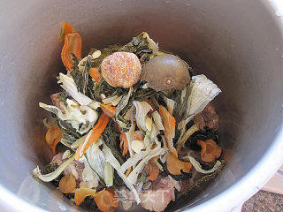 菜干罗汉果汤的做法步骤：4