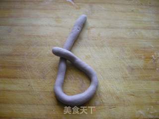 紫薯肉松麻花卷的做法步骤：7