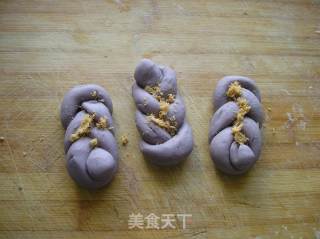紫薯肉松麻花卷的做法步骤：11