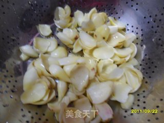木瓜百合炖银耳的做法步骤：2