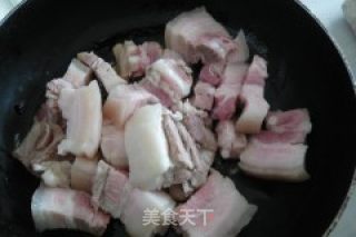 苏北农家菜——蒜苗鸭蛋烧肉的做法步骤：7