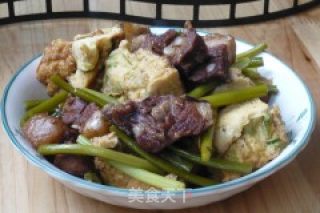 苏北农家菜——蒜苗鸭蛋烧肉的做法步骤：13