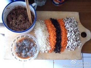 鲜虾烧卖的做法步骤：1