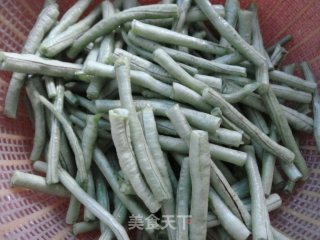 豆角炒茄子的做法步骤：1