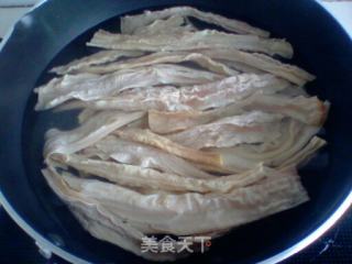 炒腐竹的做法步骤：2