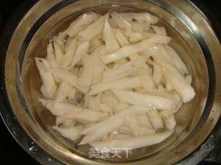 孜然藕条的做法步骤：3