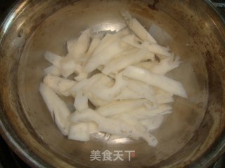 孜然藕条的做法步骤：4