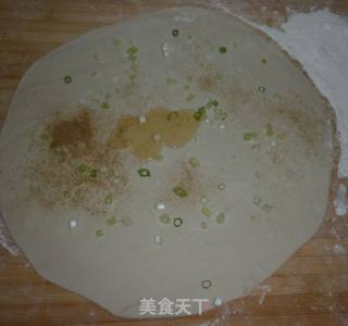 葱花锅盔的做法步骤：4