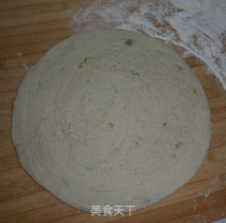 葱花锅盔的做法步骤：8
