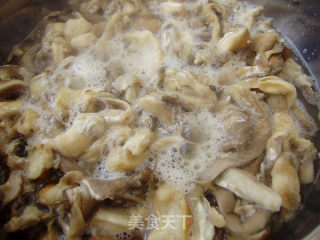 家常菜----扁豆炒鲜蘑的做法步骤：2