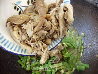家常菜----扁豆炒鲜蘑的做法步骤：6