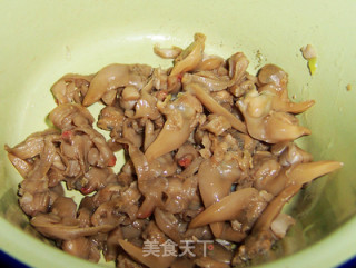 减肥塑身的贝尖炒苦瓜的做法步骤：1