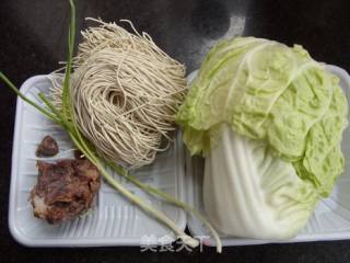 娃娃菜牛肉面的做法步骤：1
