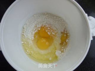 葱油鸡蛋饼的做法步骤：2