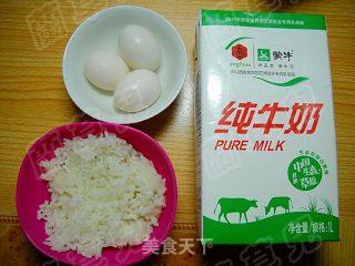 鸽蛋牛奶粥的做法步骤：1