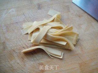 炝拌菠菜的做法步骤：2