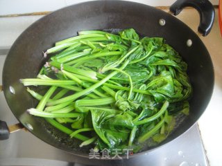 炝拌菠菜的做法步骤：3
