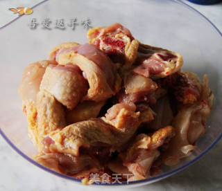 荷叶香菇蒸鸡的做法步骤：1