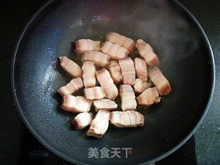 油而不腻的——红烧肉的做法步骤：6