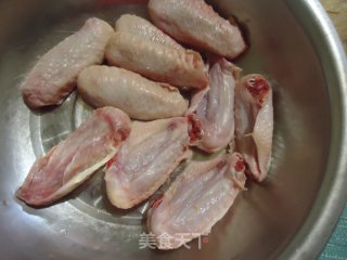 粉蒸鸡翅的做法步骤：1