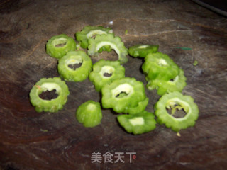 苦瓜汆丸子的做法步骤：3