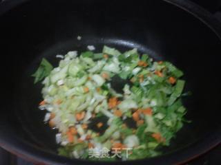 蔬菜炒饭的做法步骤：3