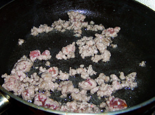 消食开胃的豉香肉末炒苦瓜的做法步骤：3
