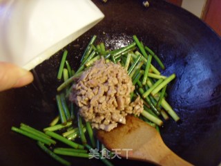 醬爆蒜苗肉絲的做法步骤：5
