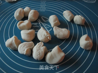 全手工圆白菜鲜肉锅贴的做法步骤：16
