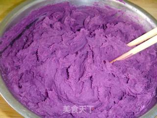 【简单制作的花样饼大全】双麻紫薯糯米饼的做法步骤：3