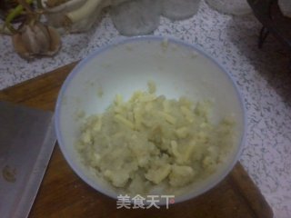 微波炉土豆泥芝士烤虾的做法步骤：4