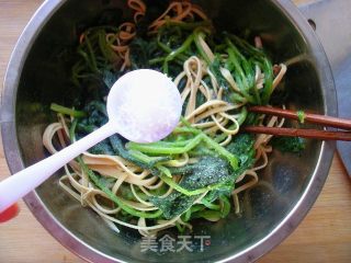 干豆腐炝菠菜的做法步骤：12