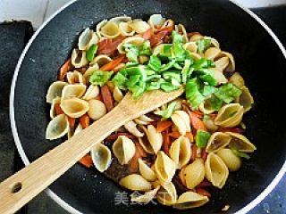 洋餐中吃---什锦炒意面的做法步骤：11
