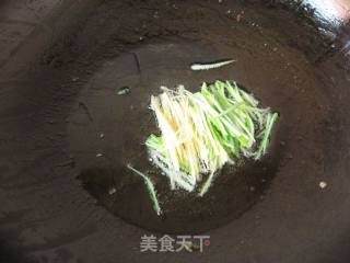 韭菜炒虾丝的做法步骤：5