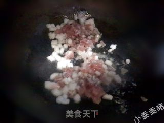 香菇火腿藕丁炸酱面的做法步骤：5