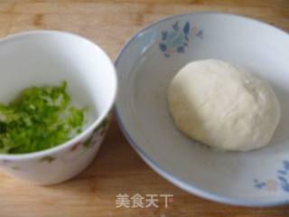 【简单制作的花样饼大全】葱花小饼的做法步骤：3