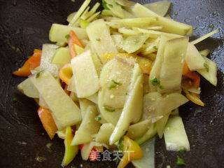家常菜----尖椒炒土豆片的做法步骤：6