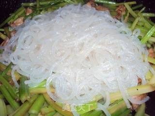 芹菜炒粉条的做法步骤：9