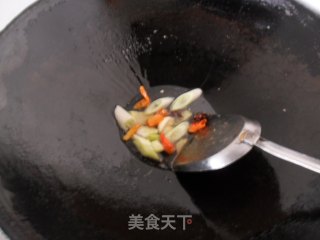 板栗烧鸡的做法步骤：2