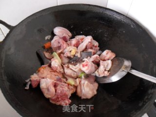 板栗烧鸡的做法步骤：3