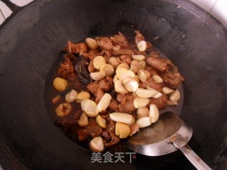 板栗烧鸡的做法步骤：7