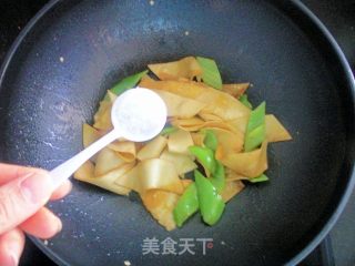 尖椒干豆腐的做法步骤：10