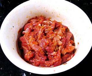 青椒滑肉丝的做法步骤：3
