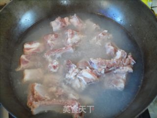 排骨烧芋头的做法步骤：4