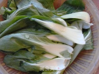 香菇炒小白菜的做法步骤：3