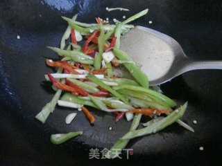 素炒茭白的做法步骤：3