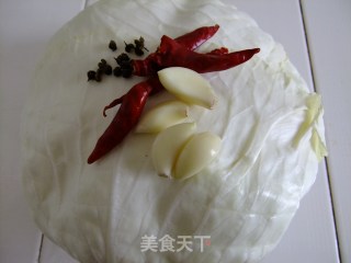 酸包菜的做法步骤：1