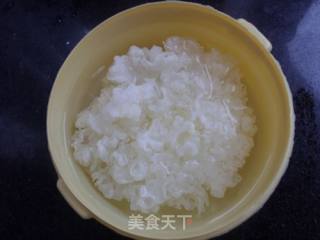 甜品-----银耳奶羹的做法步骤：2