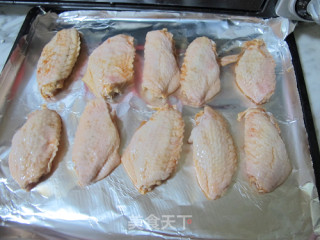 金牌BBQ烤翅的做法步骤：2