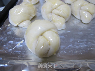 超级松软的奶香扭结包的做法步骤：8